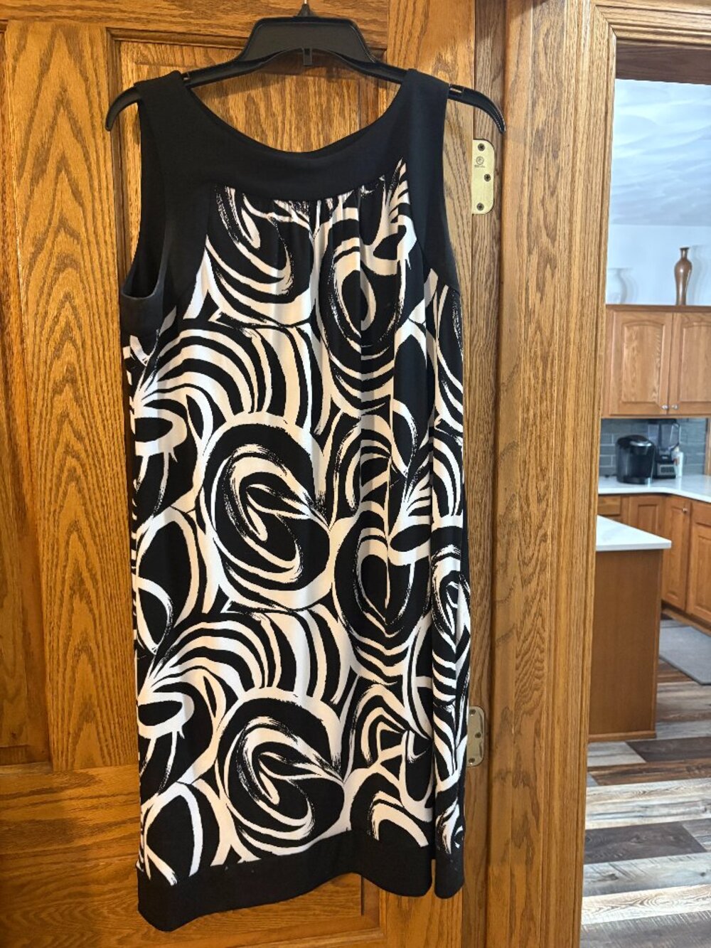 Women's summer dress, Black and White, Size 14